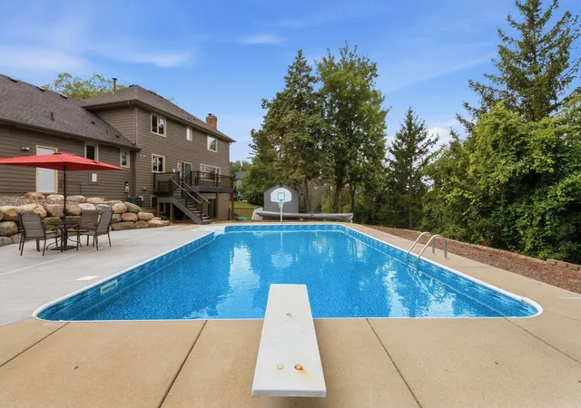 1st image of 1467 Kings Crst, Saint Paul, MN 55122 | MLS# 7122812