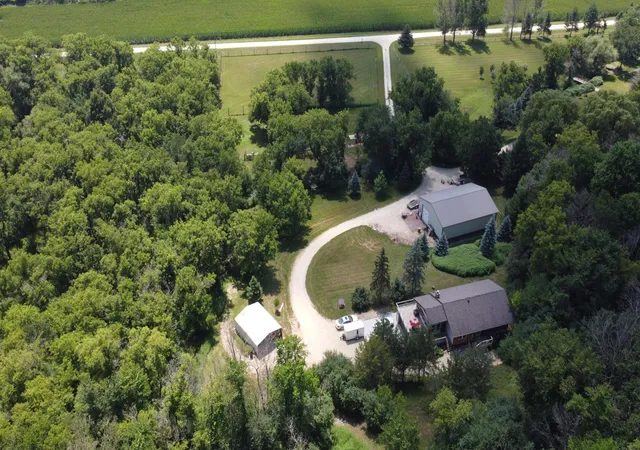 4th image of 8325 Skunk Hollow Trl, Cannon Falls, MN 55009 | MLS# 7122845