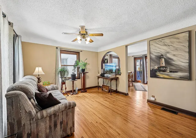 Photo 3 of Single family home for sale at 2920 Florida Ave S, Minneapolis, MN 55426 | MLS# 7122848 | Listing updated on 2026-09-04