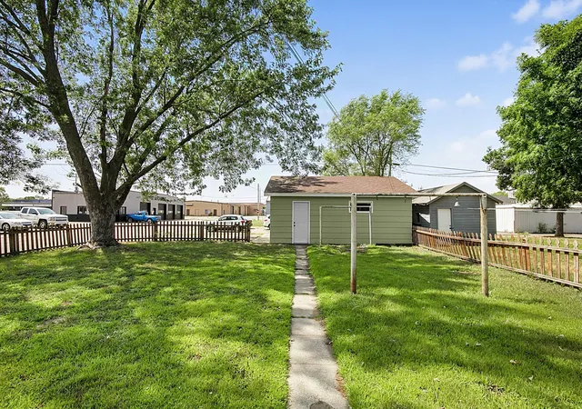 Photo 3 of Sale Pending at 101 18th Avenue N, Saint Cloud, MN 56303 | MLS# 7122849 | Listing updated on 2026-08-24