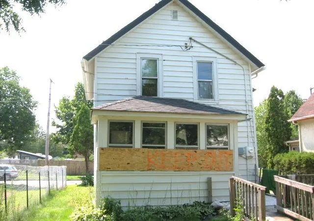 Photo 1 of Single family home for sale at 907 20th Avenue Ne, Minneapolis, MN 55418 | MLS# 7122875 | Listing updated on 2026-08-14