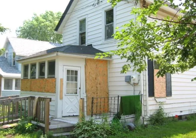 Photo 2 of Single family home for sale at 907 20th Avenue Ne, Minneapolis, MN 55418 | MLS# 7122875 | Listing updated on 2026-08-14