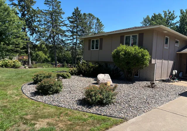 Photo 4 of Single family home for sale at 20290 Enfield Ct N, Forest Lake, MN 55025 | MLS# 7122886 | Listing updated on 2026-09-29