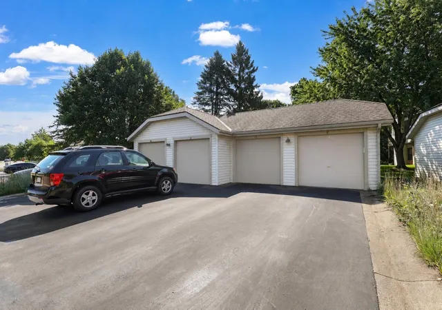5th image of 990 Kensington Trl #107, Eagan, MN 55123 | MLS# 7122893