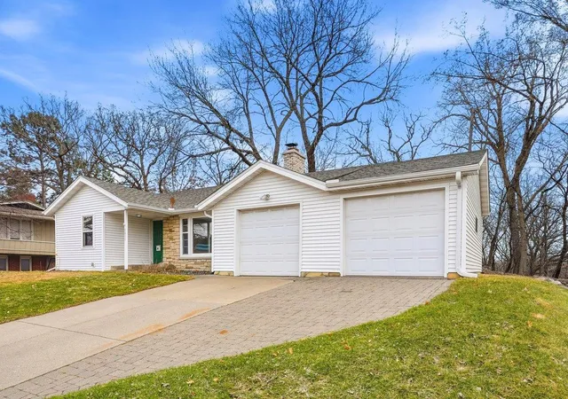 Photo 1 of Single family home for sale at 4015 Wayzata Blvd, Minneapolis, MN 55416 | MLS# 7122897 | Listing updated on 2026-08-07