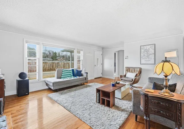 Photo 4 of Single family home for sale at 4015 Wayzata Blvd, Minneapolis, MN 55416 | MLS# 7122897 | Listing updated on 2026-08-07