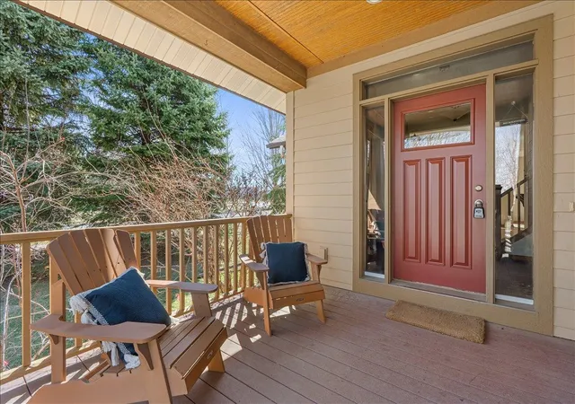 Photo 2 of Sale Pending at 16931 E Lake Dr, Lakeville, MN 55044 | MLS# 7122916 | Listing updated on 2026-09-21