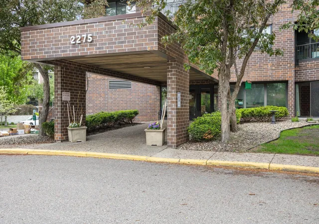 43rd image of 2275 Youngman Ave #106W, Saint Paul, MN 55116 | MLS# 7122942