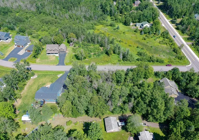 3rd image of 53xa Truman Dr, Duluth, MN 55811 | MLS# 7122944