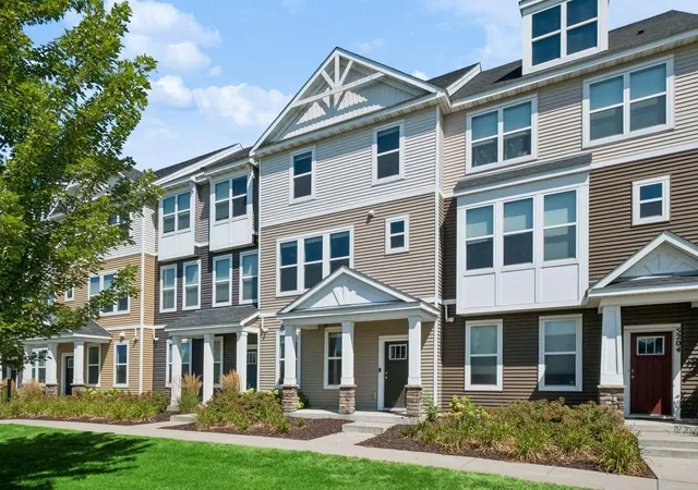 2nd image of 5202 Hampton St Ne, Prior Lake, MN 55372 | MLS# 7122945