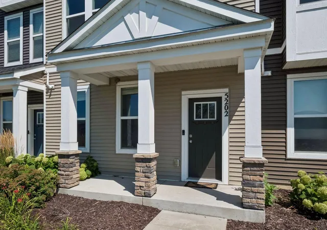 4th image of 5202 Hampton St Ne, Prior Lake, MN 55372 | MLS# 7122945