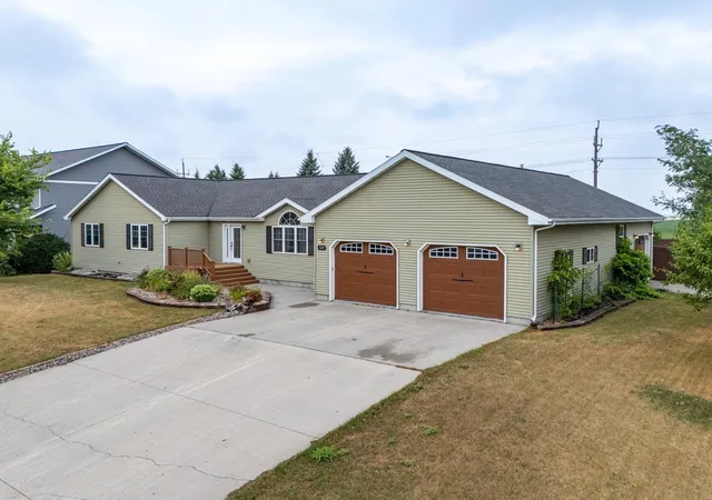 Single family home for sale at 529 Cedar Ln, Crookston, MN 56716 | MLS# 7122965