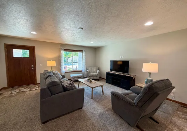 Photo 3 of Sale Pending at 104 W Barck Ave, Luverne, MN 56156 | MLS# 7122979 | Listing updated on 2026-09-01