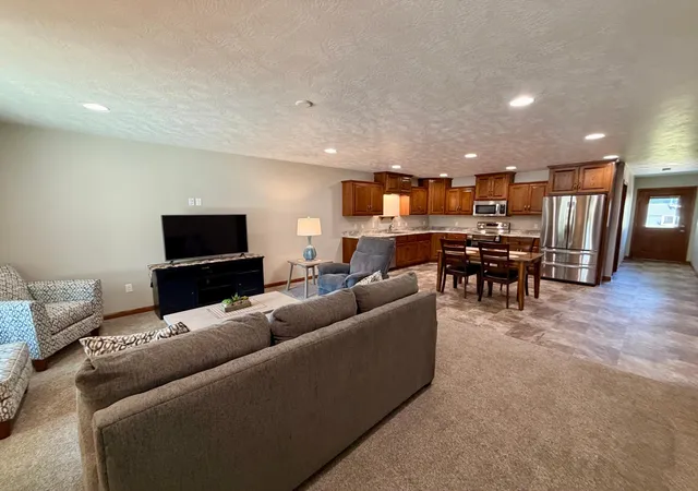 Photo 4 of Sale Pending at 104 W Barck Ave, Luverne, MN 56156 | MLS# 7122979 | Listing updated on 2026-09-01