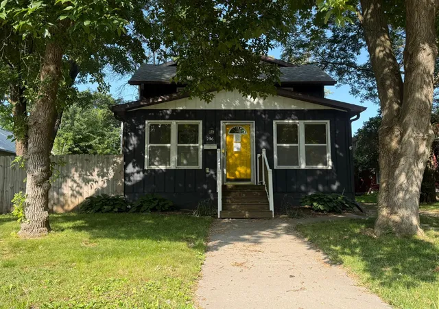 2nd image of 216 Highland Ave, Owatonna, MN 55060 | MLS# 7122987