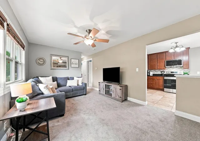 Photo 4 of Sale Pending at 1587 Sextant Ave E, Maplewood, MN 55109 | MLS# 7122990 | Listing updated on 2026-09-25