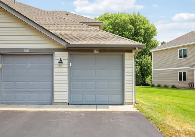 Photo 2 of Condo for sale at 7244 Hunters Run #21D, Eden Prairie, MN 55346 | MLS# 7122997 | Listing updated on 2026-09-04