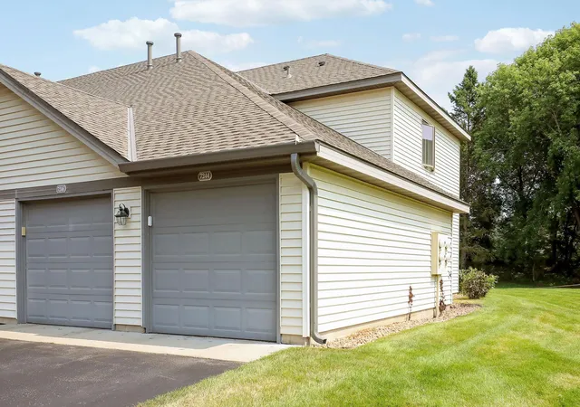 Photo 3 of Condo for sale at 7244 Hunters Run #21D, Eden Prairie, MN 55346 | MLS# 7122997 | Listing updated on 2026-09-04