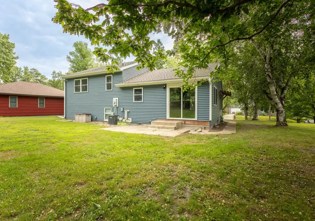 Photo 3 of Single family home for sale at 308 Fingal Dr, Alexandria, MN 56308 | MLS# 7123012 | Listing updated on 2026-10-01