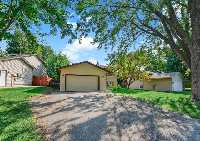 2nd image of 4233 Braddock Trl, Saint Paul, MN 55123 | MLS# 7123016