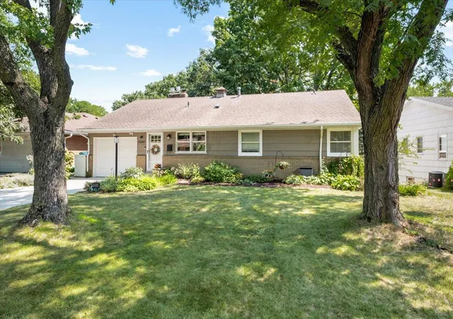 2nd image of 3341 Decatur Ln, Minneapolis, MN 55426 | MLS# 7123024