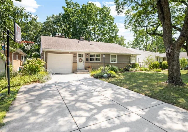 Photo 3 of Single family home for sale at 3341 Decatur Ln, Minneapolis, MN 55426 | MLS# 7123024 | Listing updated on 2026-10-13
