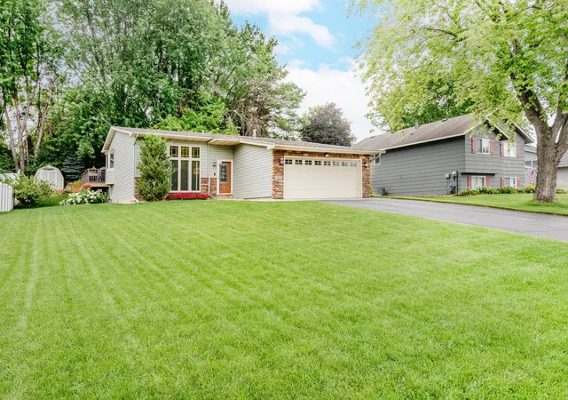 2nd image of 2565 Cochrane Dr, Saint Paul, MN 55125 | MLS# 7123027