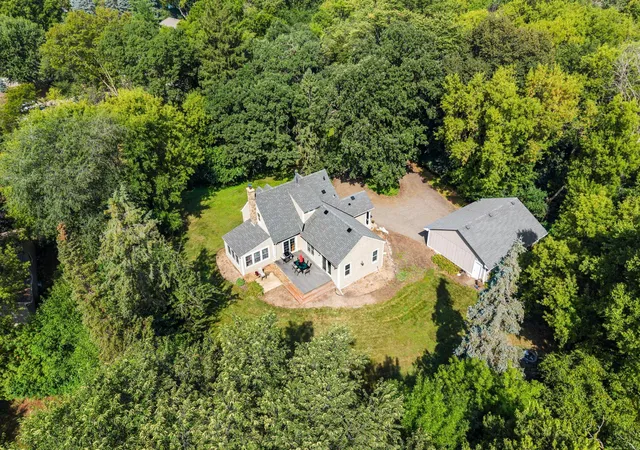 Photo 2 of Single family home for sale at 3213 County Rd 101 S, Wayzata, MN 55391 | MLS# 7123033 | Listing updated on 2026-10-01