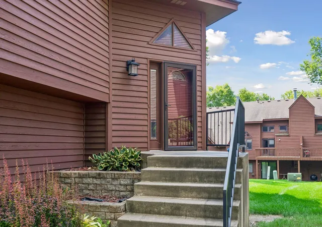 Photo 2 of Single family home for sale at 12526 Parkwood Dr, Burnsville, MN 55337 | MLS# 7123056 | Listing updated on 2026-09-07