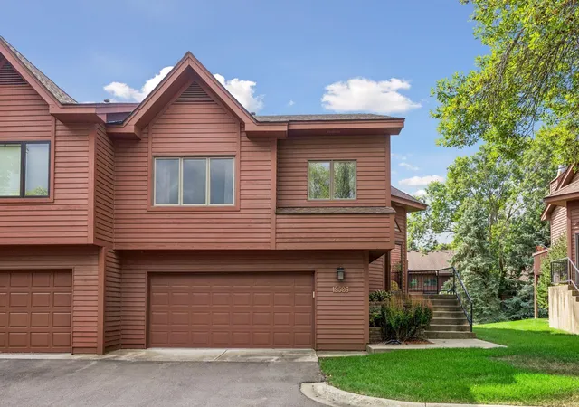 Photo 3 of Single family home for sale at 12526 Parkwood Dr, Burnsville, MN 55337 | MLS# 7123056 | Listing updated on 2026-10-11