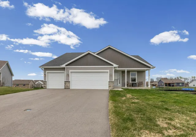 2nd image of 909 Emily Ct Ne, Montgomery, MN 56069 | MLS# 7123059