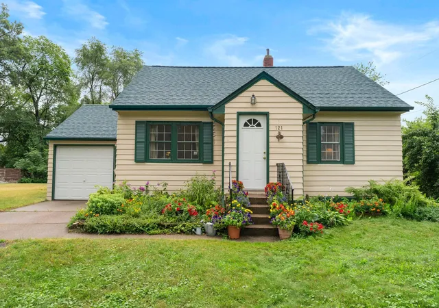 2nd image of 121 6th Ave Ne, Cambridge, MN 55008 | MLS# 7123072