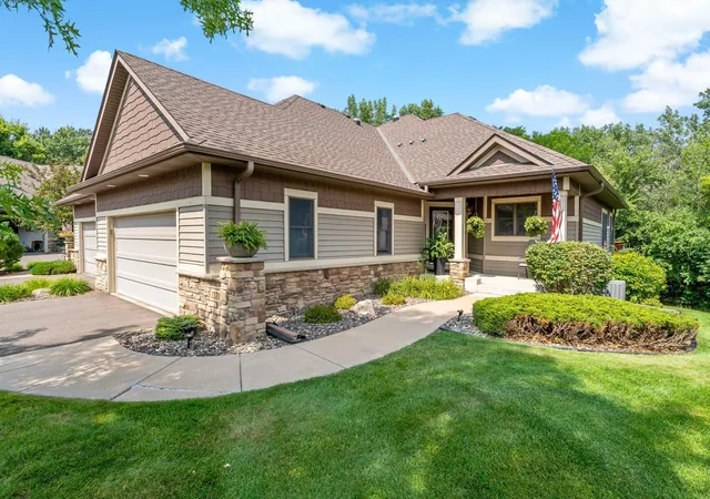Townhouse for sale at 1371 Holly Ave N, Saint Paul, MN 55128 | MLS# 7123095