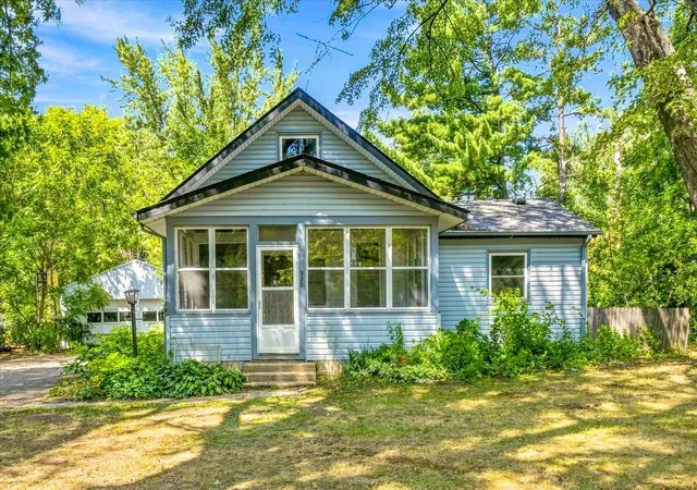 1st image of 328 3rd St Se, Braham, MN 55006 | MLS# 7123097