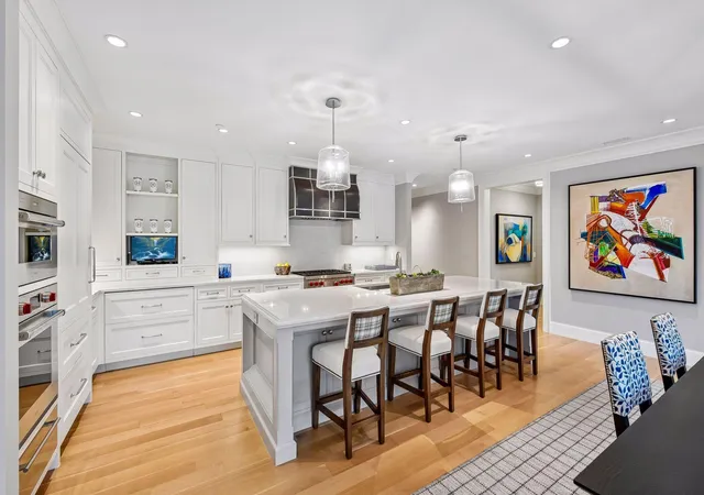 Photo 2 of Sale Pending at 240 Minnetonka Ave S #304, Wayzata, MN 55391 | MLS# 7123099 | Listing updated on 2026-08-31