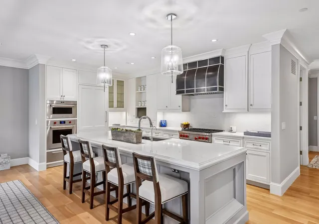 Photo 3 of Sale Pending at 240 Minnetonka Ave S #304, Wayzata, MN 55391 | MLS# 7123099 | Listing updated on 2026-08-31