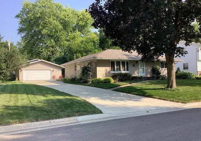 2nd image of 1306 Foothills Blvd, Albert Lea, MN 56007 | MLS# 7123113
