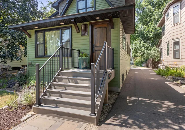 Photo 3 of Sale Pending at 318 4th Street Ne, Minneapolis, MN 55413 | MLS# 7123116 | Listing updated on 2026-09-03