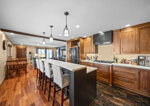 Photo 3 of Sale Pending at 318 4th Street NE, Minneapolis, MN 55413 | MLS# 7123116 | Listing updated on 2026-09-03