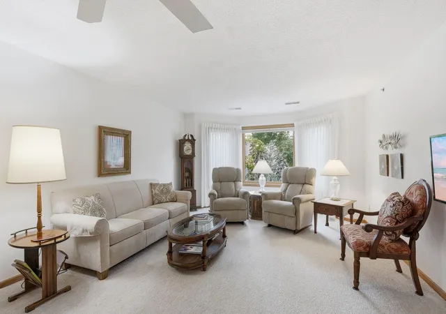 Listing Photo 4 - Condo for sale in building located at 32 11th Ave S, Hopkins, MN 55343 - Unit #202