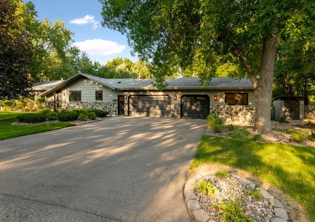 Photo 3 of Sale Pending at 6835 Rosemary Rd, Eden Prairie, MN 55346 | MLS# 7123121 | Listing updated on 2026-09-30