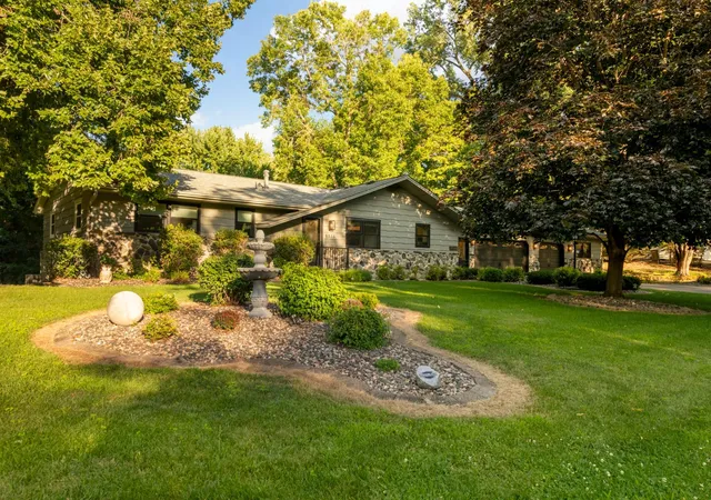 Photo 4 of Sale Pending at 6835 Rosemary Rd, Eden Prairie, MN 55346 | MLS# 7123121 | Listing updated on 2026-09-30