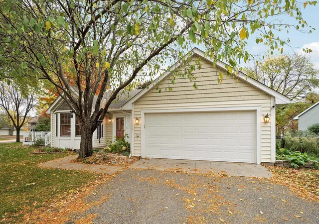 Photo 3 of Single family home for sale at 8544 Sycamore Ln N, Maple Grove, MN 55369 | MLS# 7123131 | Listing updated on 2026-10-20