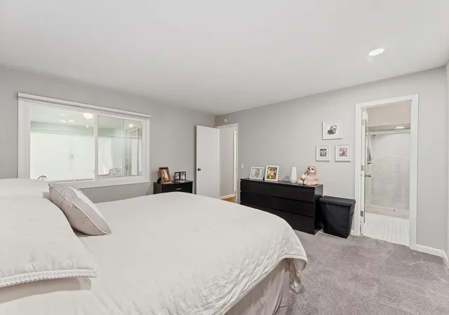 Photo 3 of Sale Pending at 6435 Vernon Ave S, Minneapolis, MN 55436 | MLS# 7123142 | Listing updated on 2026-08-20