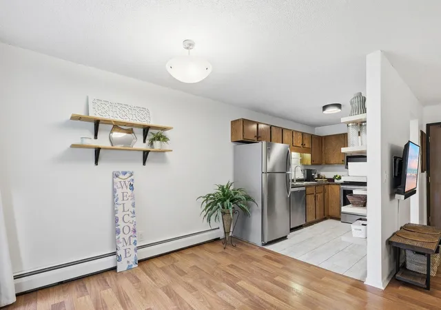 Listing Photo 3 - Condo for sale in building located at 7601 W 101st St, Bloomington, MN 55438 - Unit #114