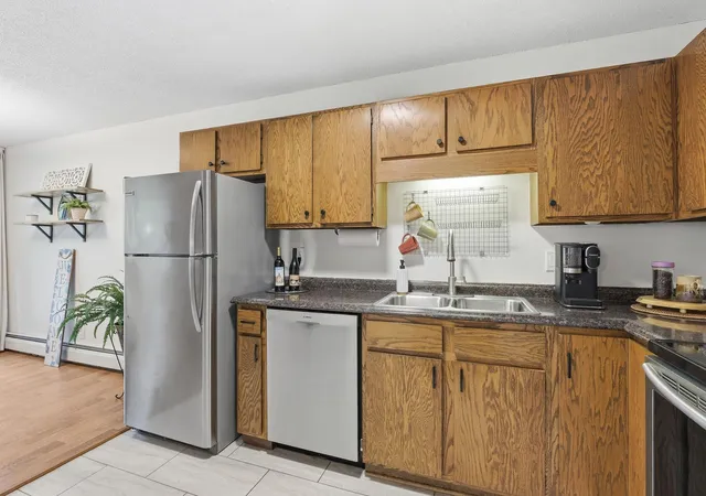 Listing Photo 4 - Condo for sale in building located at 7601 W 101st St, Bloomington, MN 55438 - Unit #114