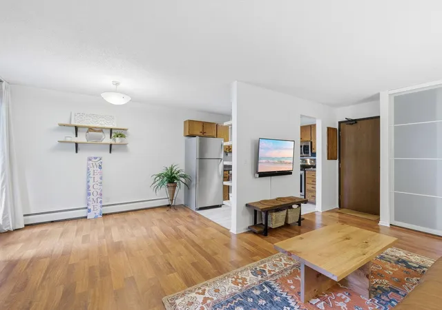 Listing Photo 5 - Condo for sale in building located at 7601 W 101st St, Bloomington, MN 55438 - Unit #114