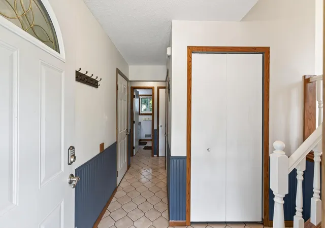 4th image of 9844 Nw Butternut St Nw, Minneapolis, MN 55448 | MLS# 7123153
