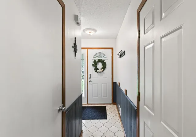 5th image of 9844 Nw Butternut St Nw, Minneapolis, MN 55448 | MLS# 7123153