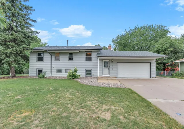 Photo 1 of Single family home for sale at 13949 Gauntlet Ct, Saint Paul, MN 55124 | MLS# 7123154 | Listing updated on 2026-09-19